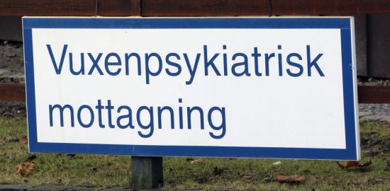 Vårdcentraler och psykiatri skyller på varandra – patienter mellan stolarna