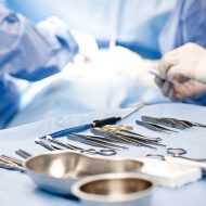 Kroppspulsådern brast efter operation – kvinna avled