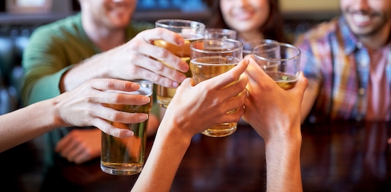 Ingen ökad totalrisk vid låg eller måttlig alkoholkonsumtion