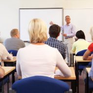 Nya regler gör det lättare för läkare att skola om sig till lärare