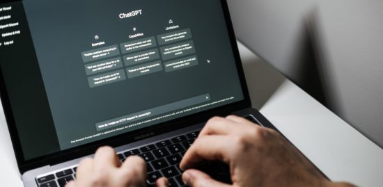 Transparens om AI-hjälp delar forskarvärlden i färsk enkät